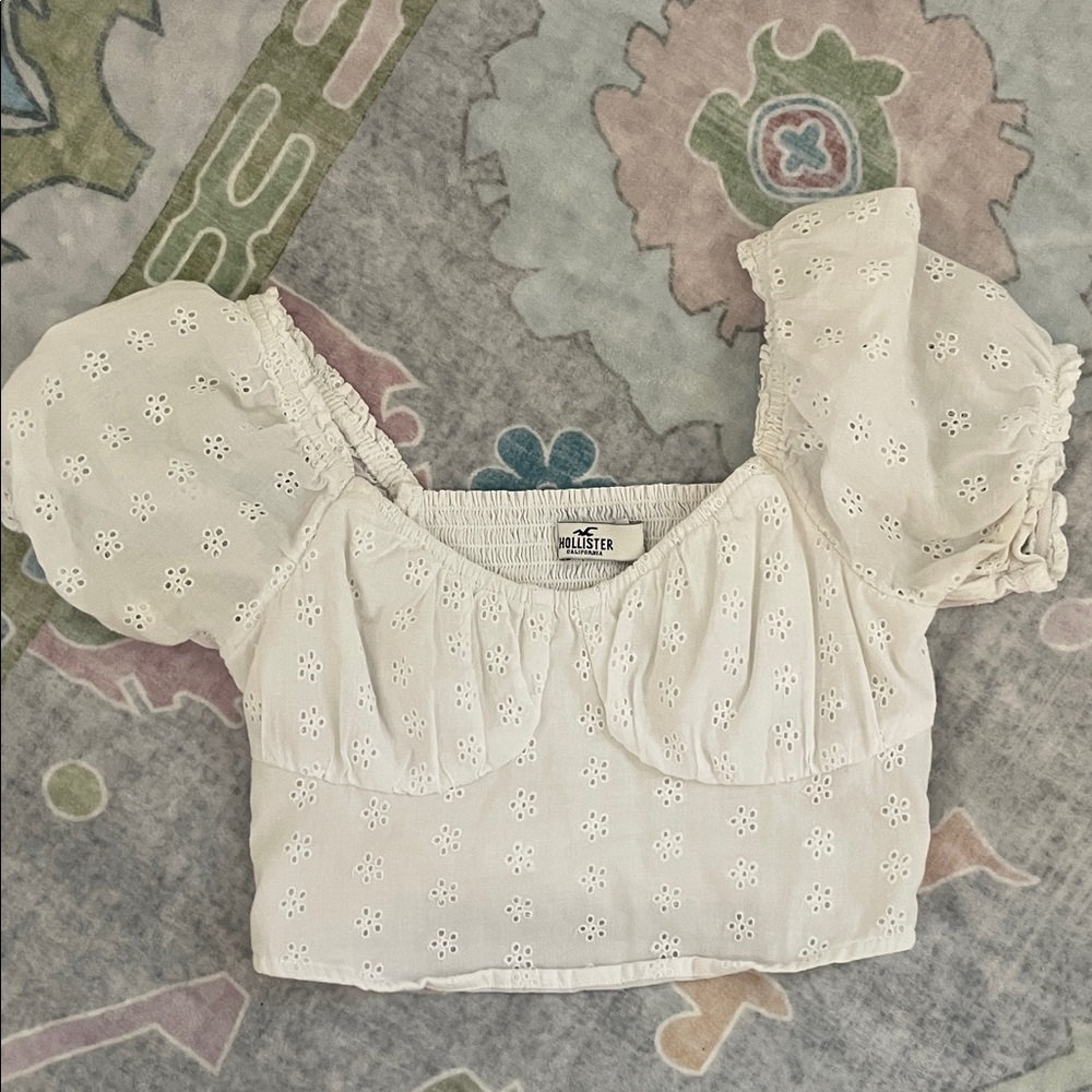 Hollister Cream Eyelet Puff Sleeve Blouse